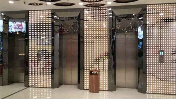 彩色不銹鋼蝕刻板在電梯里綻放！